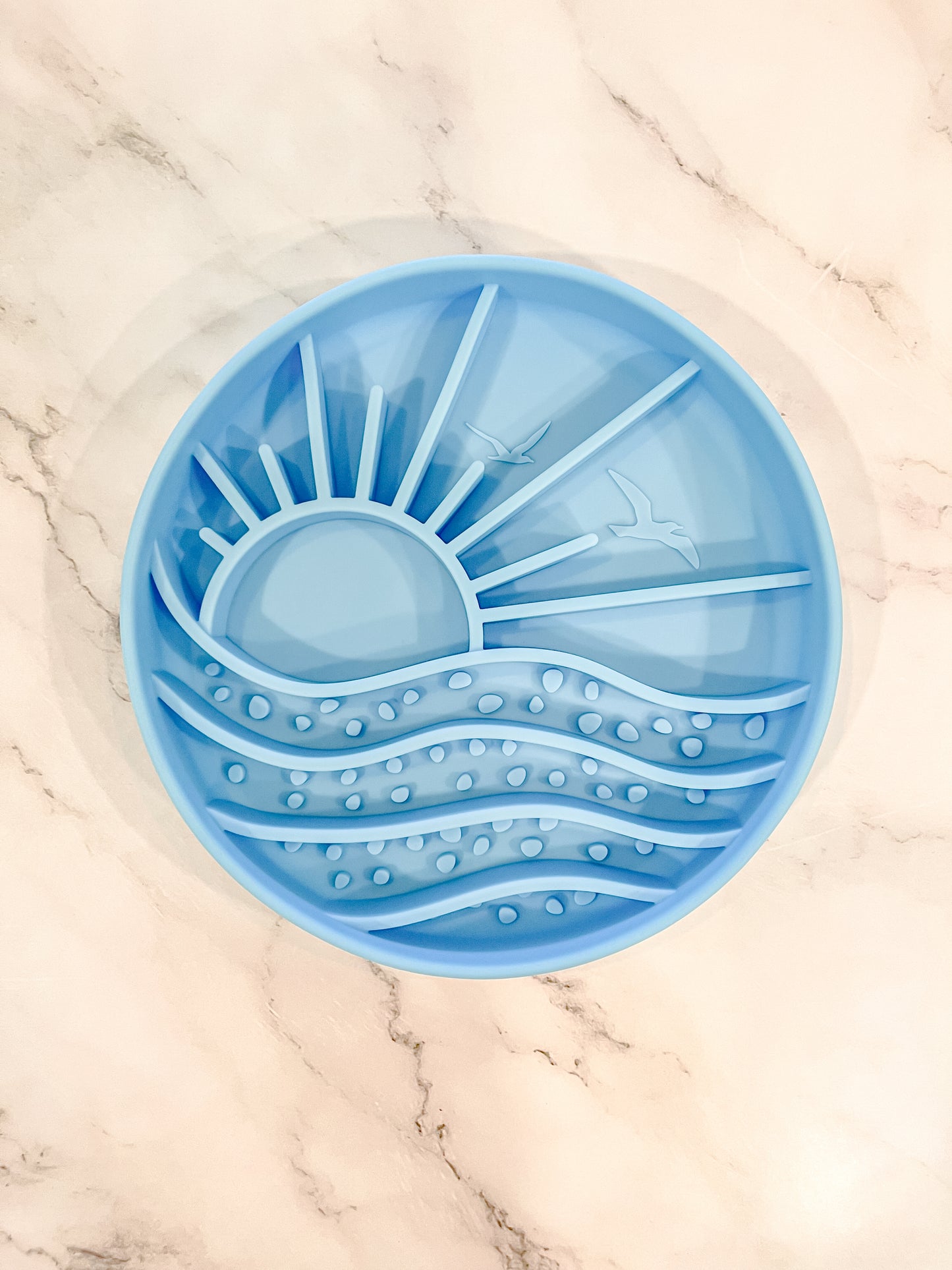 The Ocean Waves Slow Feeder