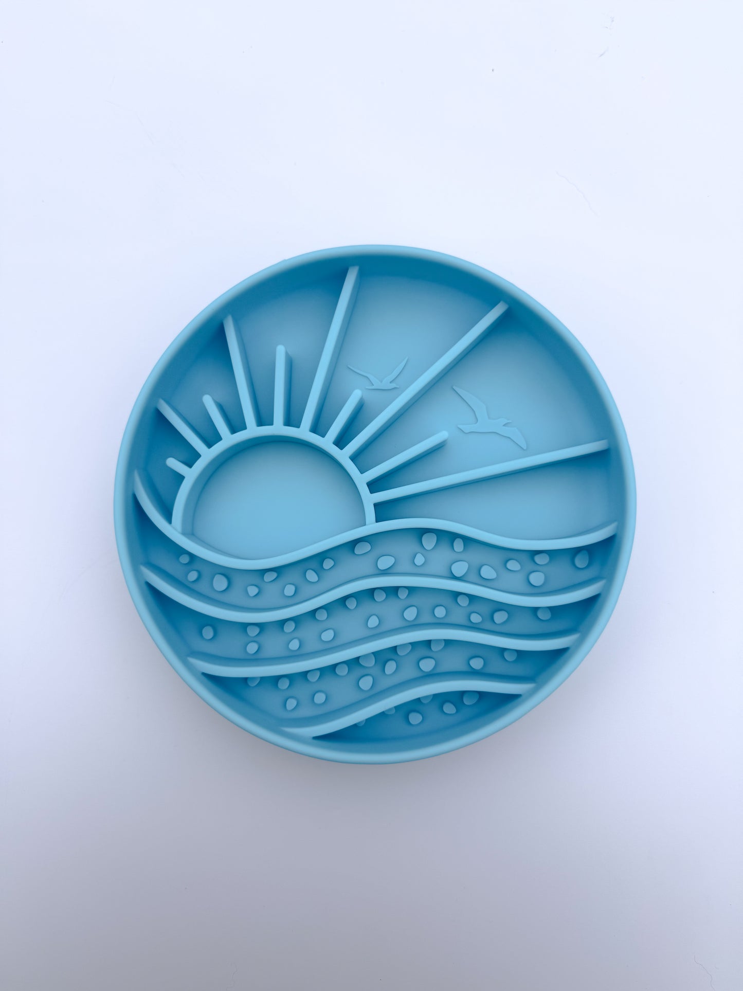 The Ocean Waves Slow Feeder