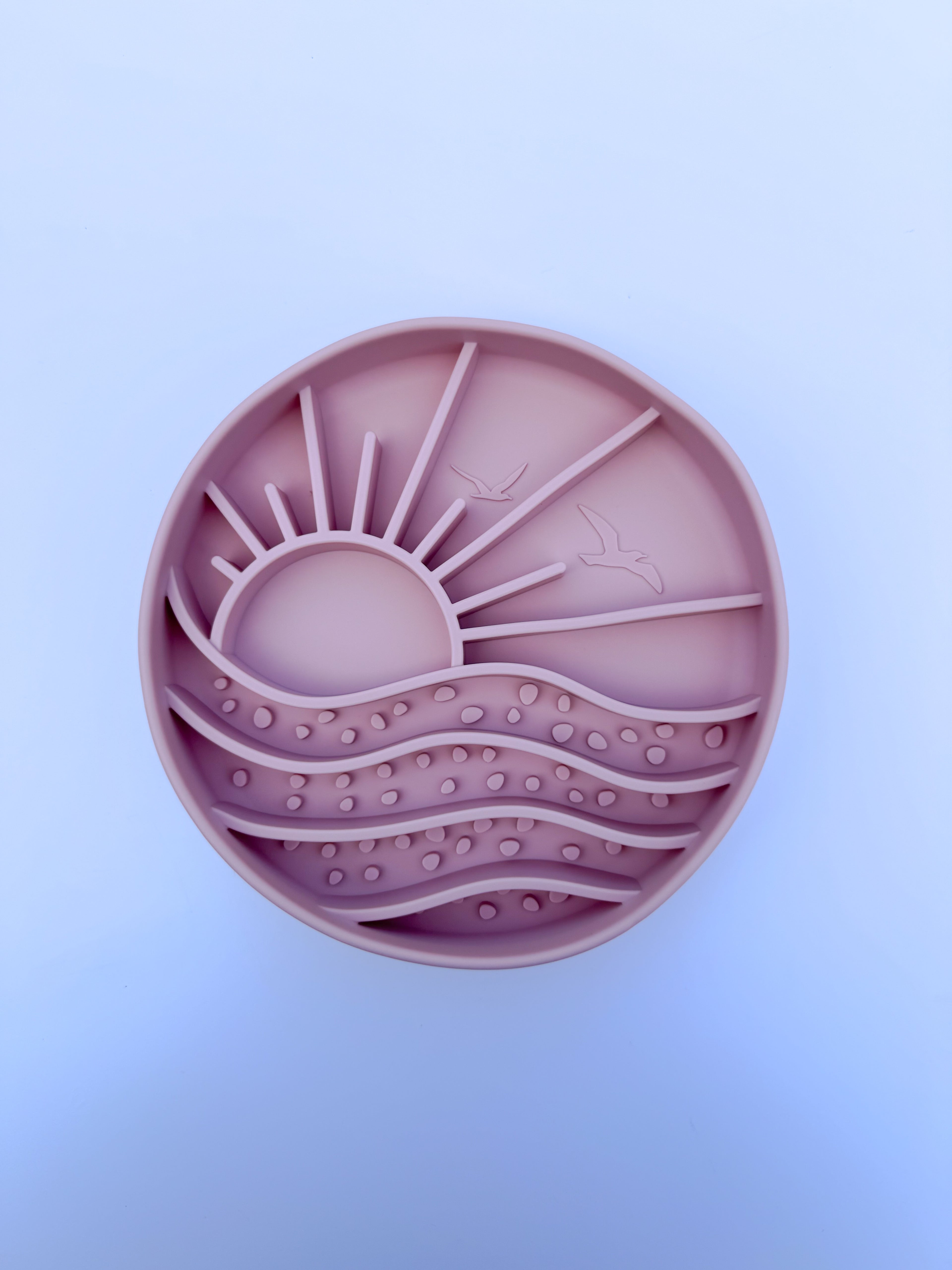 Ocean Waves Slow Feeder