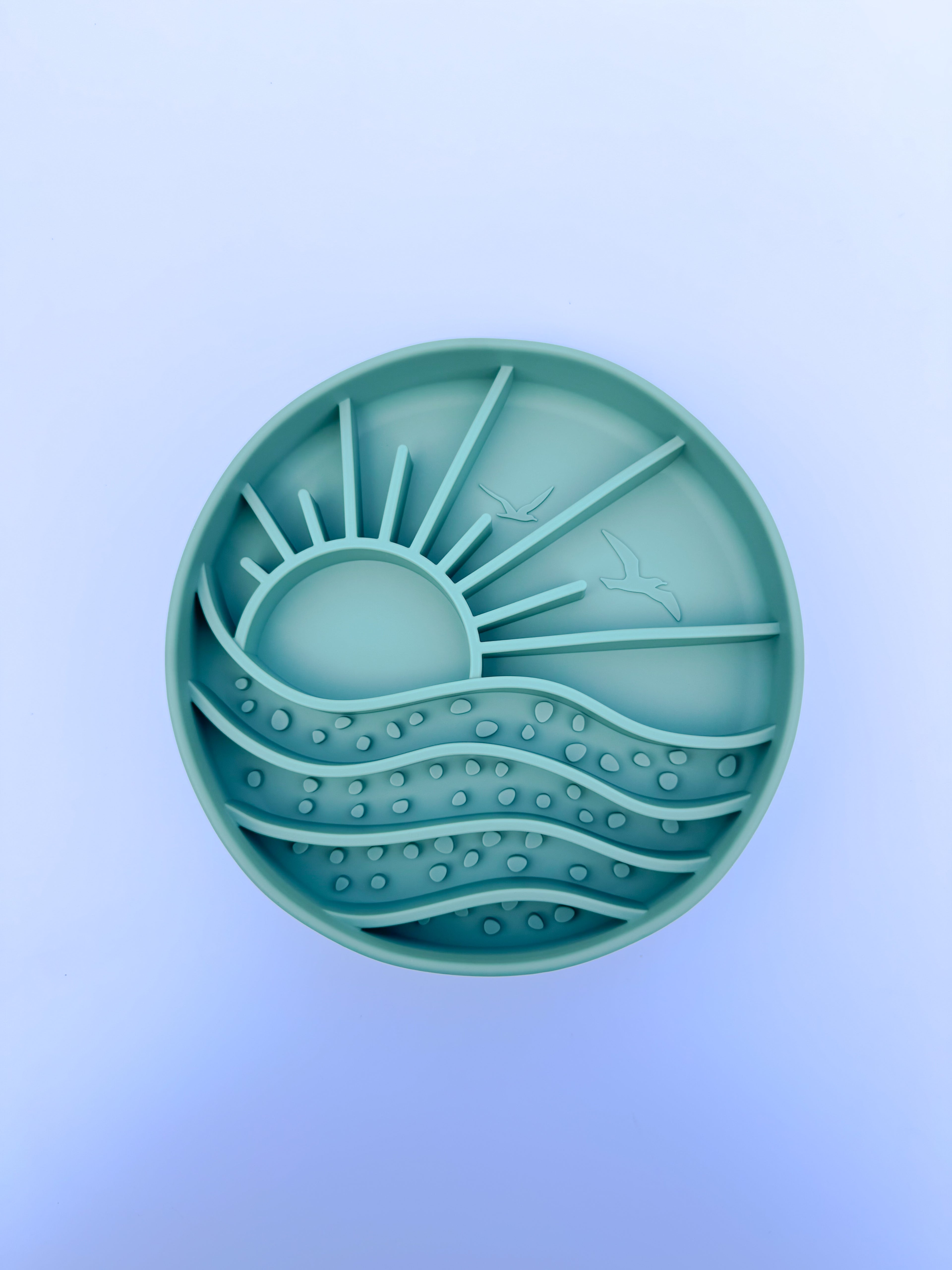Ocean Waves Slow Feeder