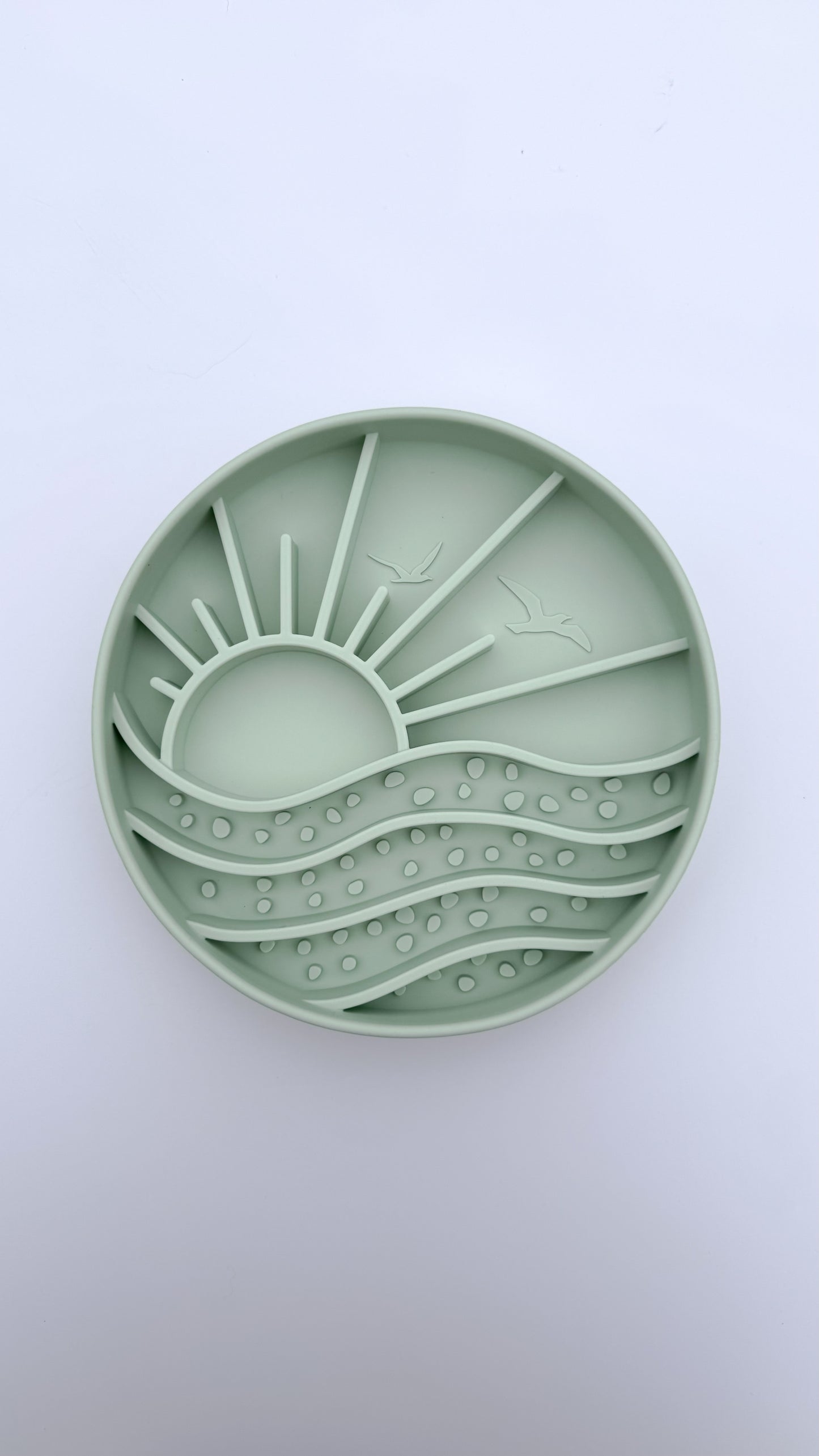 Ocean Waves Slow Feeder