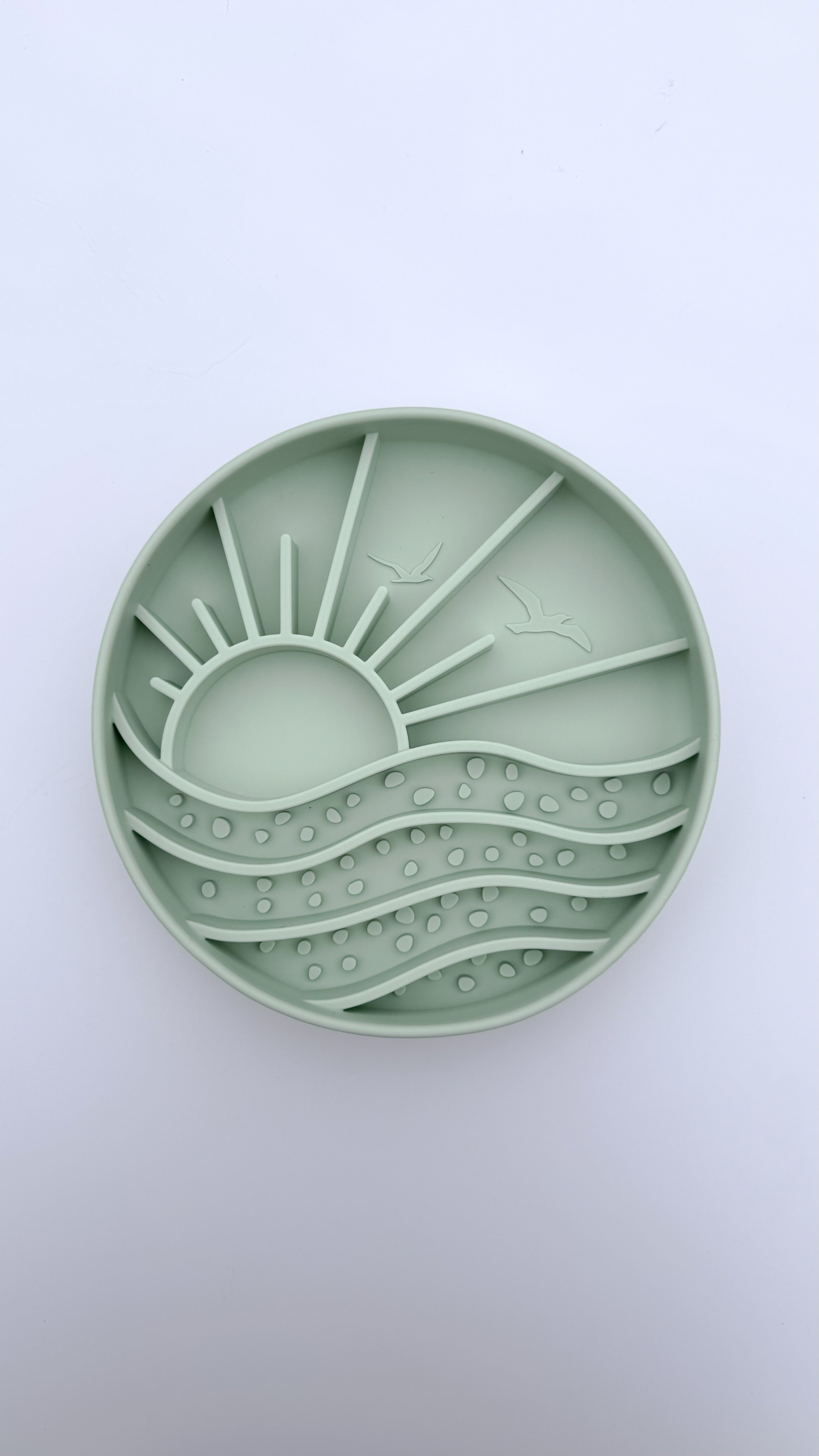 Ocean Waves Slow Feeder