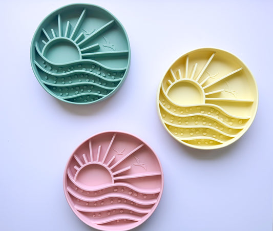 Ocean Waves Slow Feeder