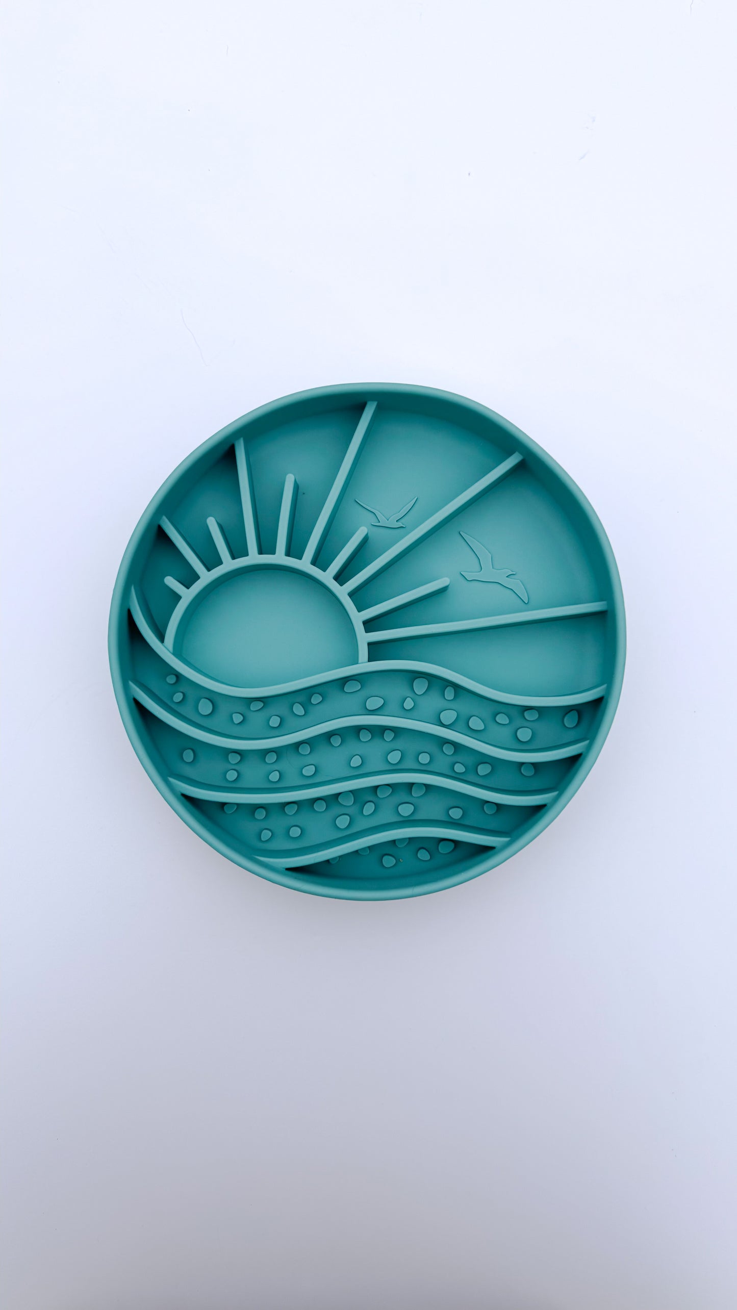 Ocean Waves Slow Feeder
