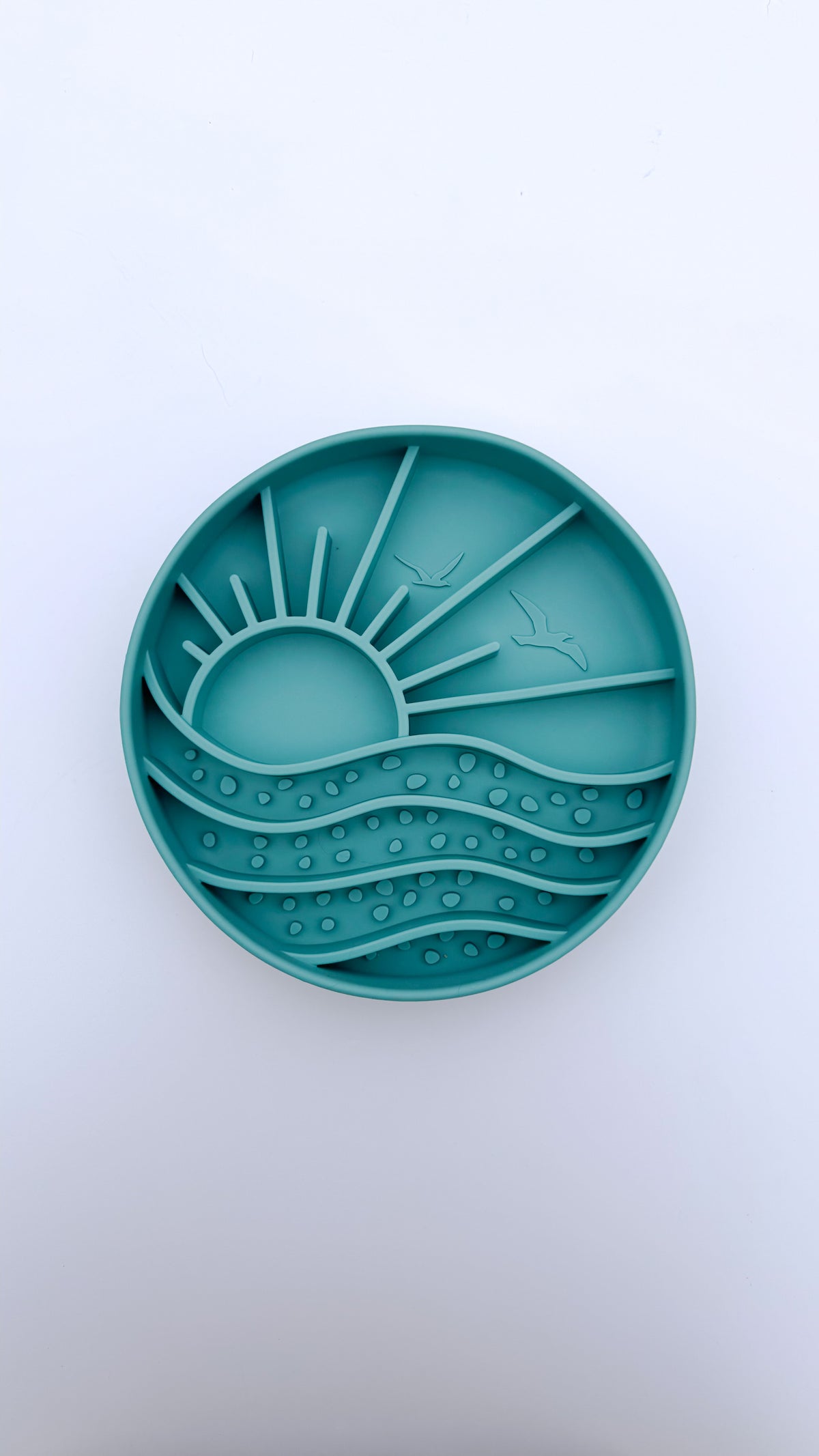 Ocean Waves Slow Feeder